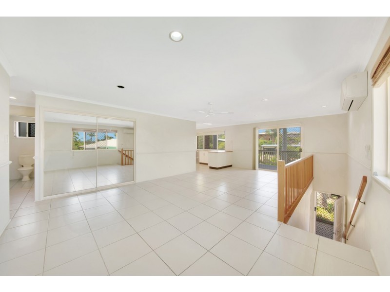 9 Fairway Avenue, Clinton QLD 4680