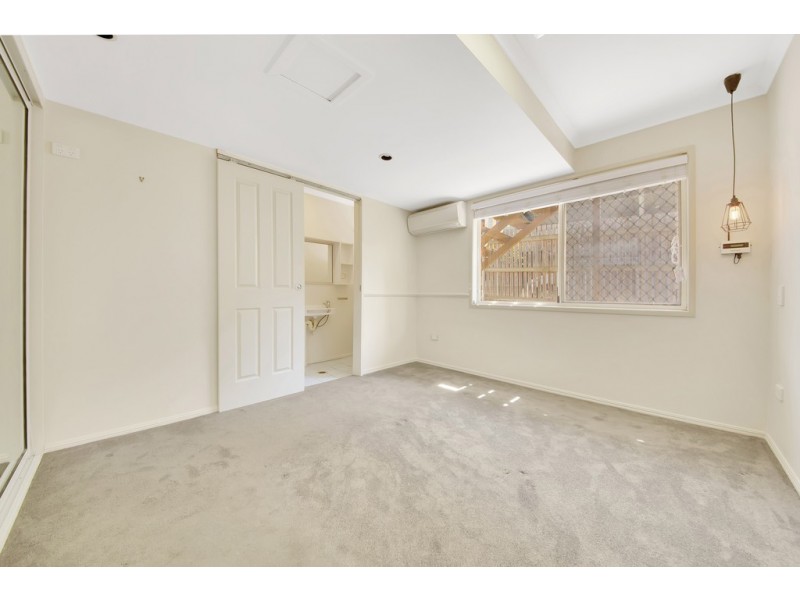 9 Fairway Avenue, Clinton QLD 4680