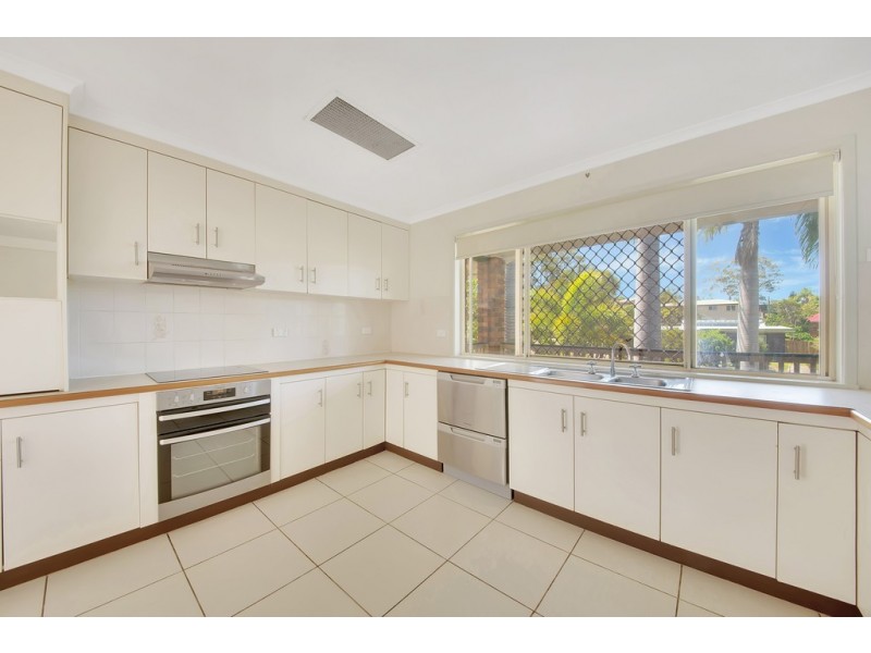 9 Fairway Avenue, Clinton QLD 4680