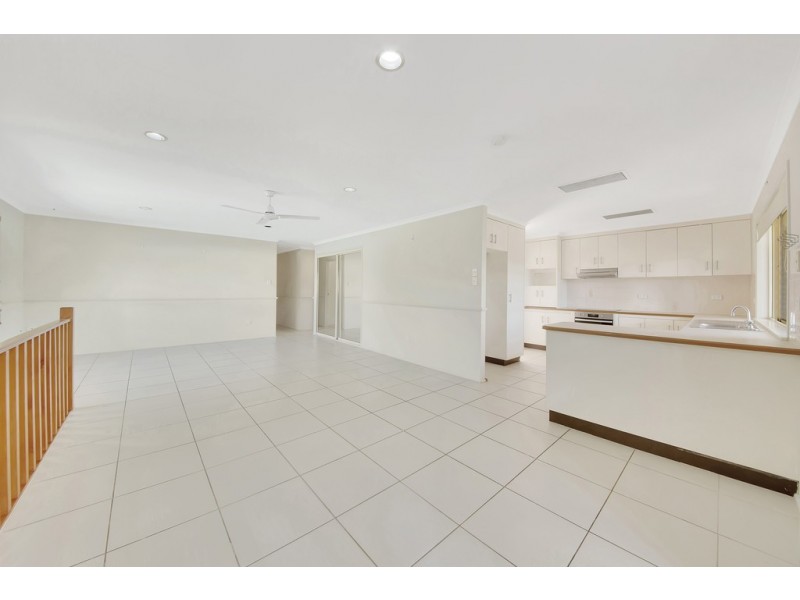 9 Fairway Avenue, Clinton QLD 4680