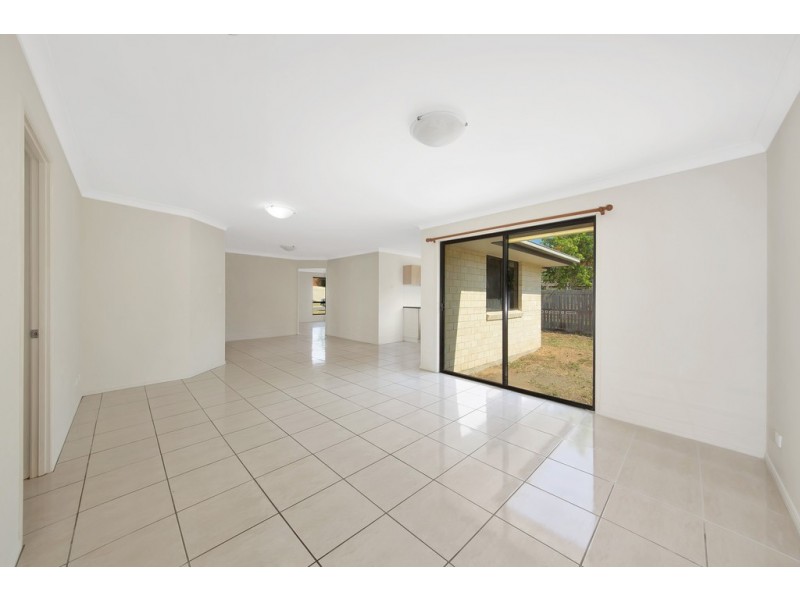 32 Dean Street, Glen Eden QLD 4680