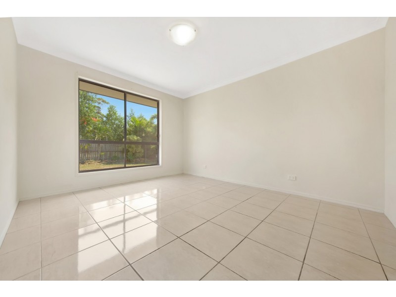 32 Dean Street, Glen Eden QLD 4680