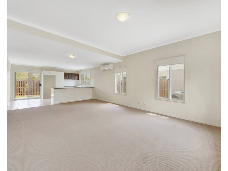 Unit 2/1 Collins Lane, Kin Kora QLD 4680