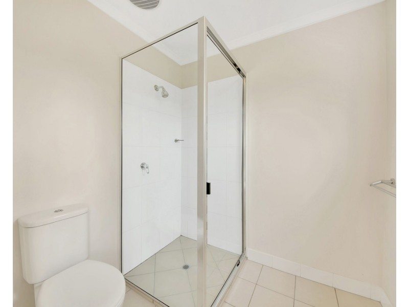 Unit 2/1 Collins Lane, Kin Kora QLD 4680