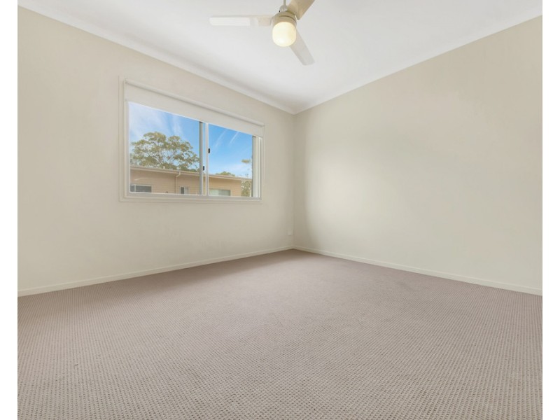 Unit 2/1 Collins Lane, Kin Kora QLD 4680