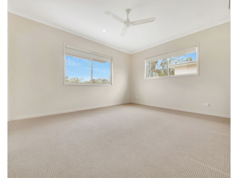 Unit 2/1 Collins Lane, Kin Kora QLD 4680