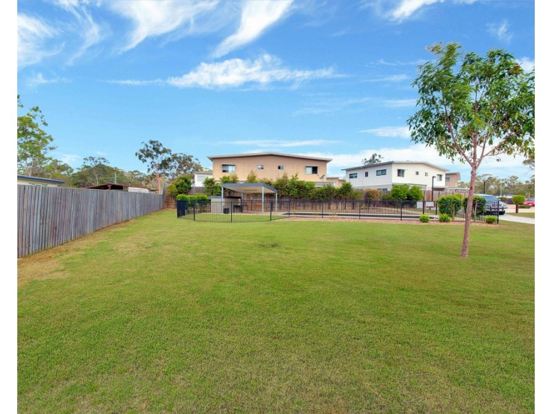 Unit 2/1 Collins Lane, Kin Kora QLD 4680