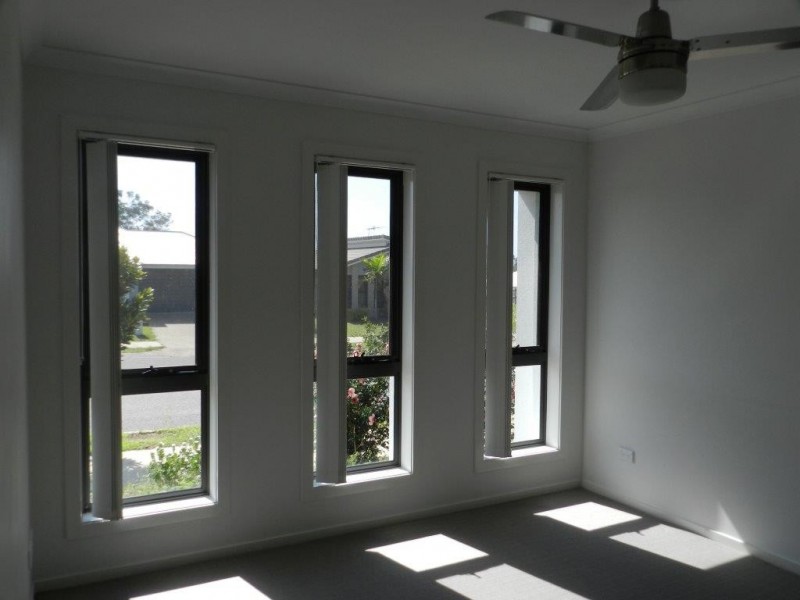 12 SEAGULL BOULEVARD, Kirkwood QLD 4680