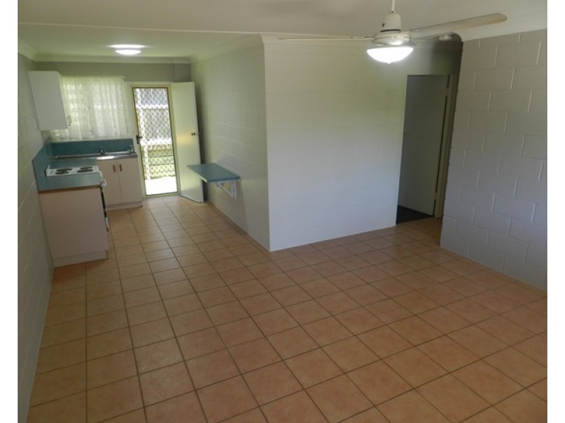 1/37 SCENERY STREET, West Gladstone QLD 4680