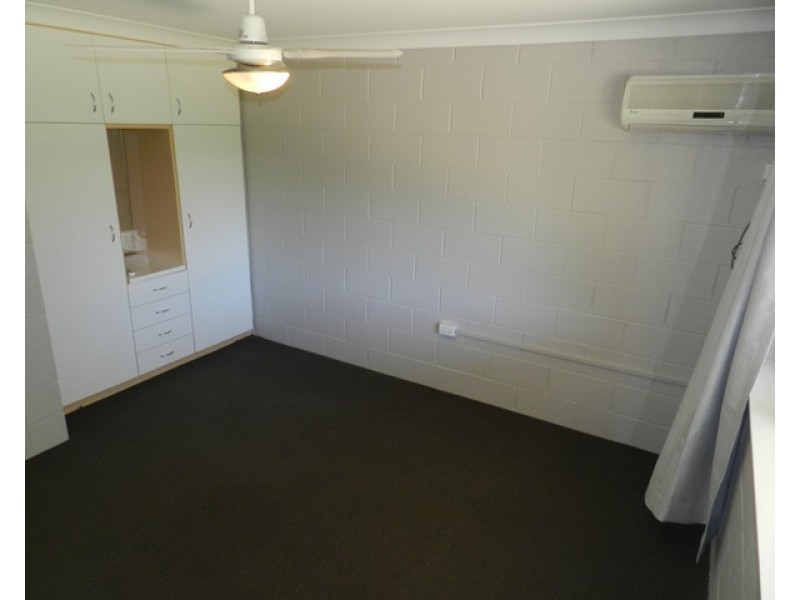 1/37 SCENERY STREET, West Gladstone QLD 4680