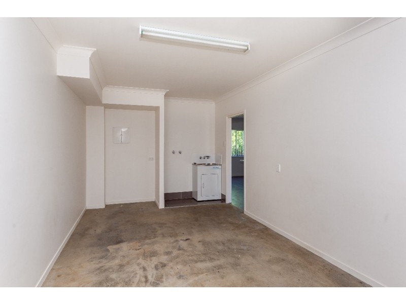 8/2 Beezley Street, Glen Eden QLD 4680