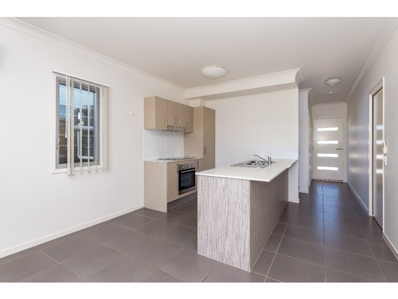 8/2 Beezley Street, Glen Eden QLD 4680