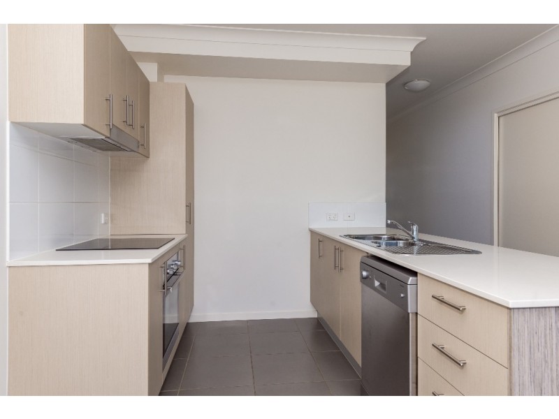 8/2 Beezley Street, Glen Eden QLD 4680