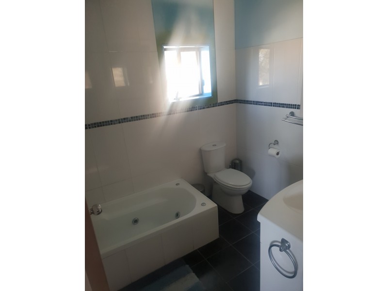 27 PLIMSOLL COURT, Tannum Sands QLD 4680