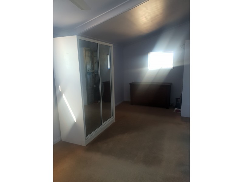 27 PLIMSOLL COURT, Tannum Sands QLD 4680