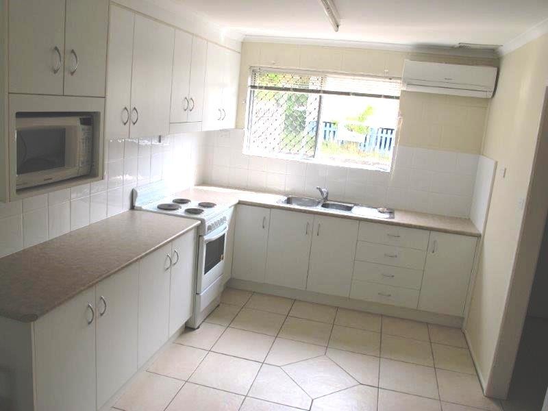 1/4 Mylne Street, West Gladstone QLD 4680