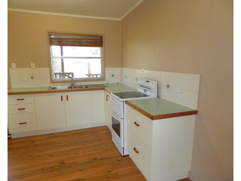 6 AERODROME ROAD, Clinton QLD 4680