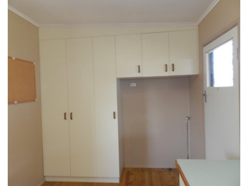 6 AERODROME ROAD, Clinton QLD 4680