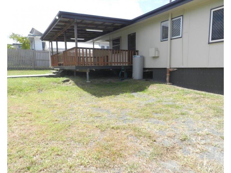 6 AERODROME ROAD, Clinton QLD 4680