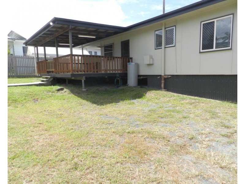 6 AERODROME ROAD, Clinton QLD 4680