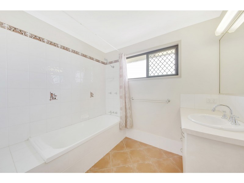 4 Watt Street, West Gladstone QLD 4680
