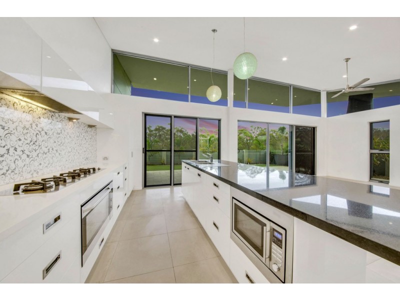 1 DOLPHIN TERRACE, South Gladstone QLD 4680