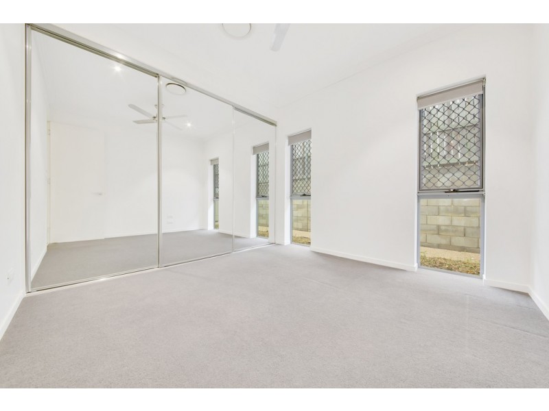 1 DOLPHIN TERRACE, South Gladstone QLD 4680