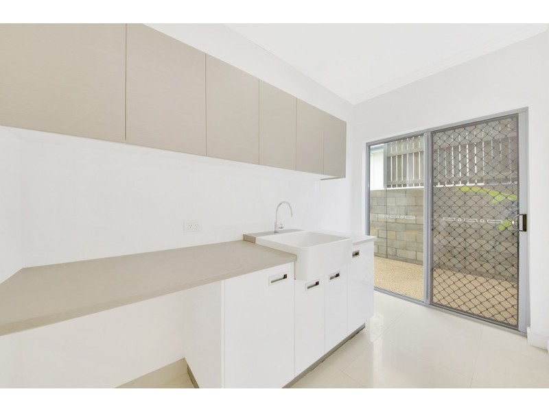 1 DOLPHIN TERRACE, South Gladstone QLD 4680