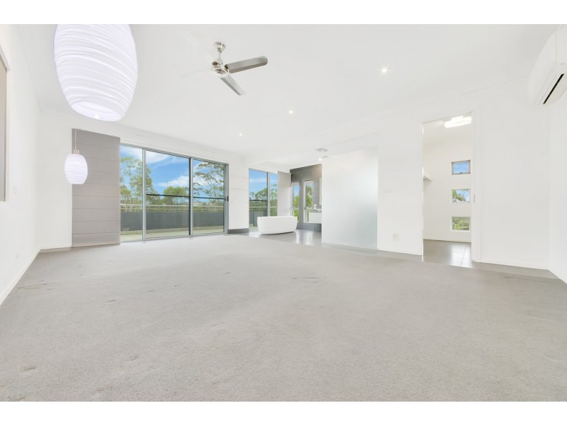 1 DOLPHIN TERRACE, South Gladstone QLD 4680