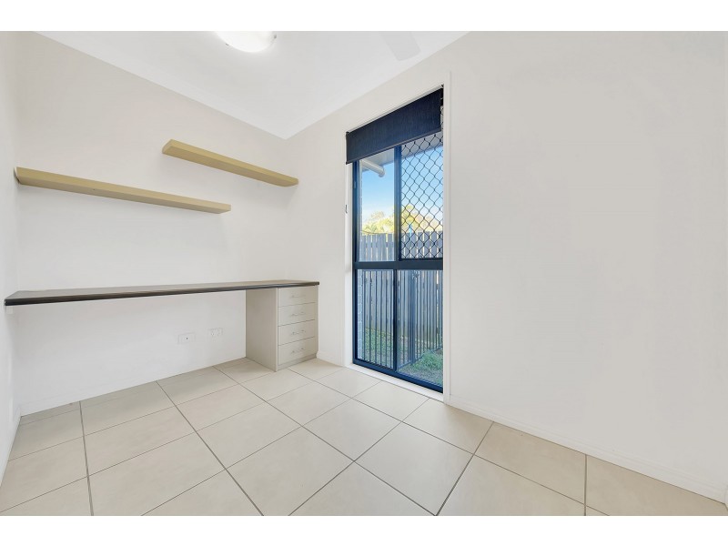 23 Larcom Rise, West Gladstone QLD 4680