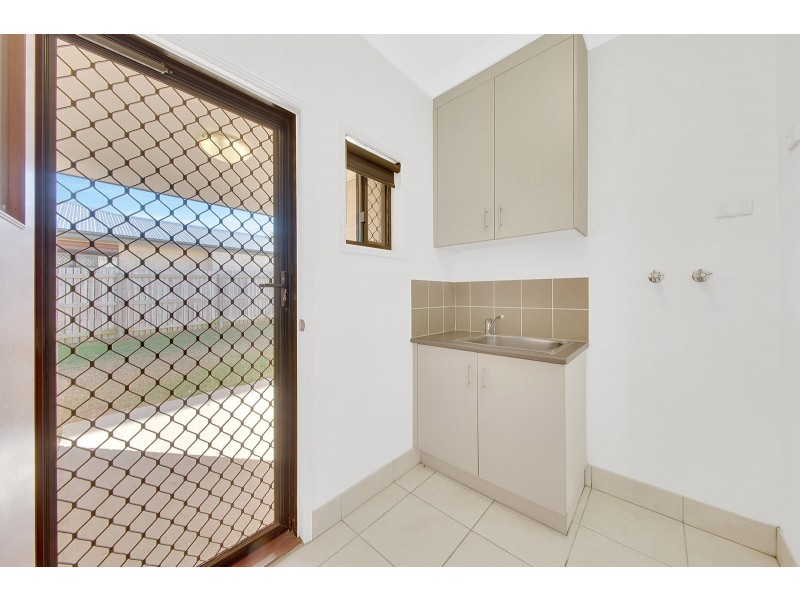 23 Larcom Rise, West Gladstone QLD 4680