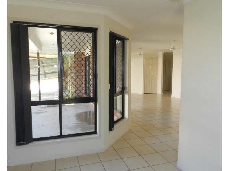 10 STITT CLOSE, Glen Eden QLD 4680