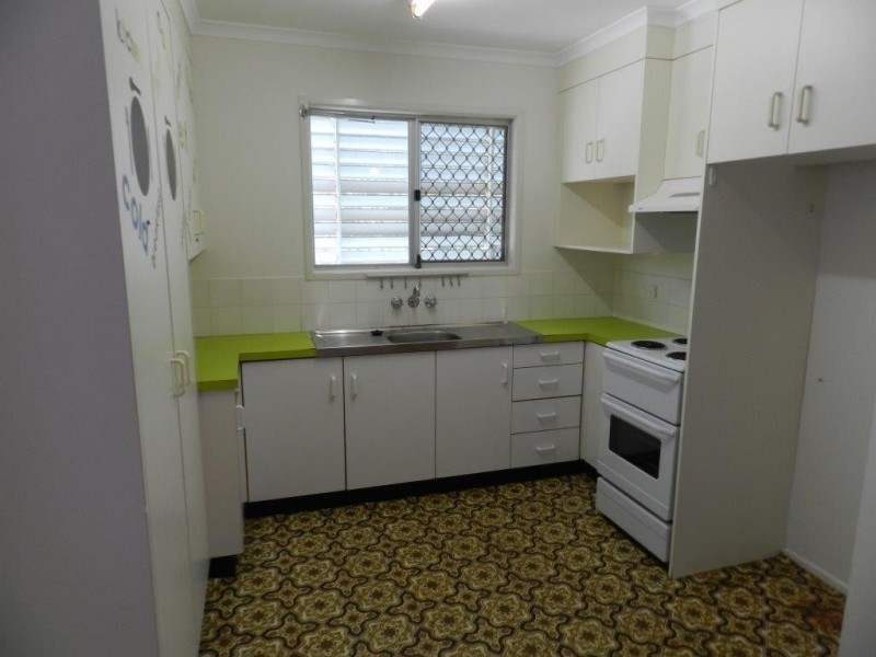 29 PINE AVENUE, West Gladstone QLD 4680
