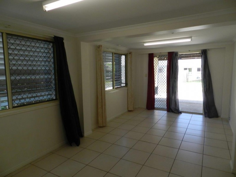 29 PINE AVENUE, West Gladstone QLD 4680