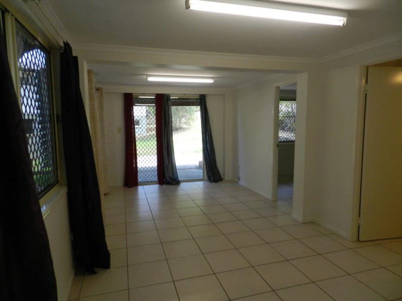 29 PINE AVENUE, West Gladstone QLD 4680