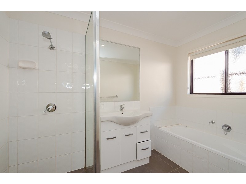 12 Takoko Place, Kirkwood QLD 4680