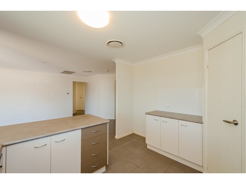 12 Takoko Place, Kirkwood QLD 4680