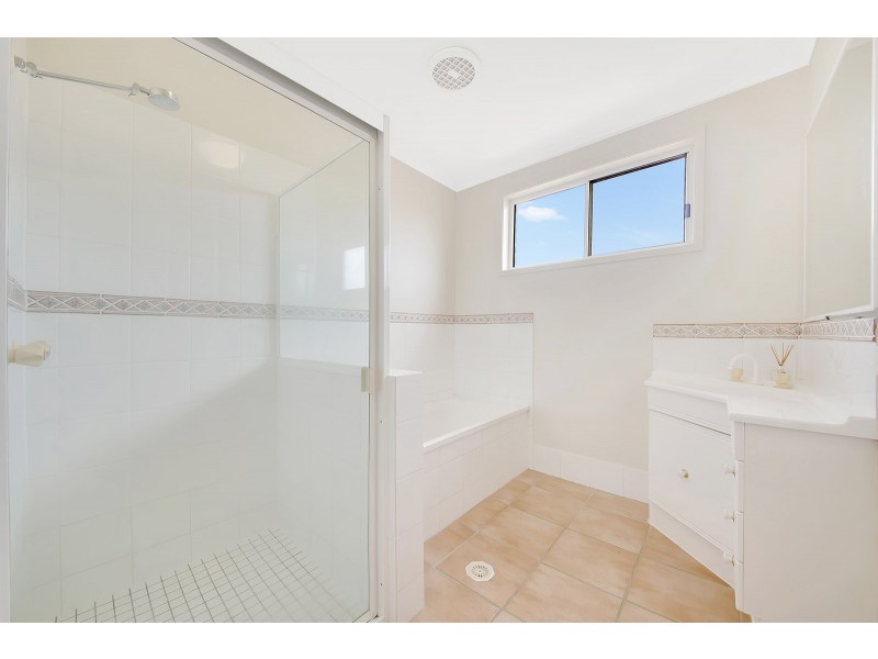 119 J Hickey Avenue, Clinton QLD 4680