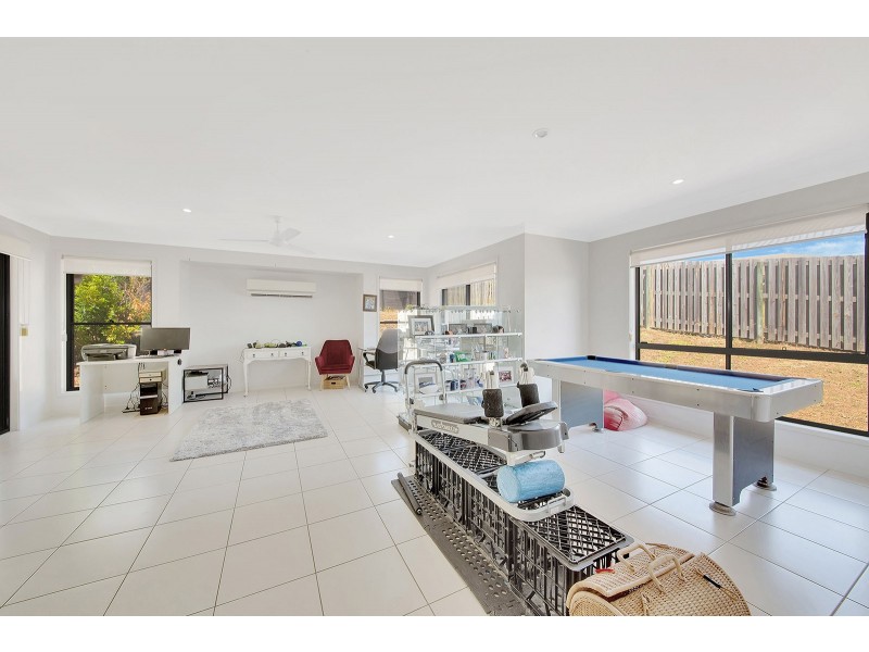 15 Isla Court, New Auckland QLD 4680