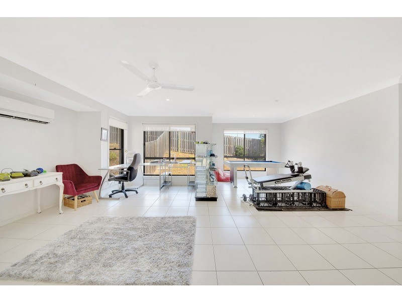 15 Isla Court, New Auckland QLD 4680