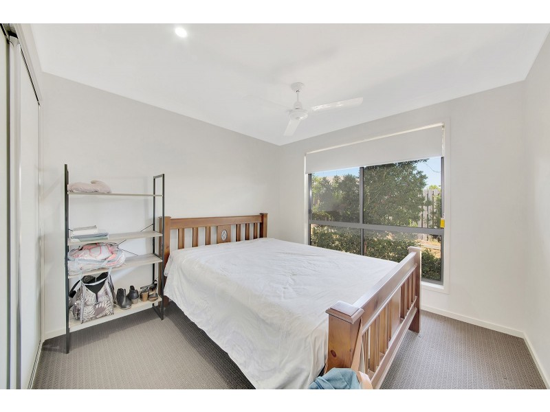 15 Isla Court, New Auckland QLD 4680