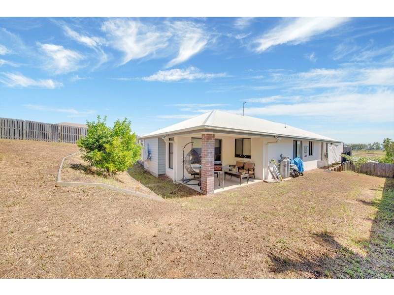 15 Isla Court, New Auckland QLD 4680