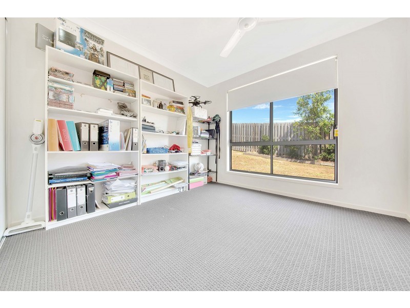 15 Isla Court, New Auckland QLD 4680