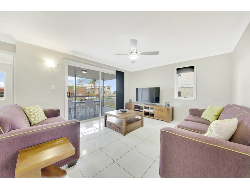 45 BOOTH AVENUE, Tannum Sands QLD 4680