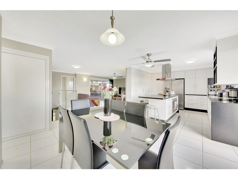 45 BOOTH AVENUE, Tannum Sands QLD 4680