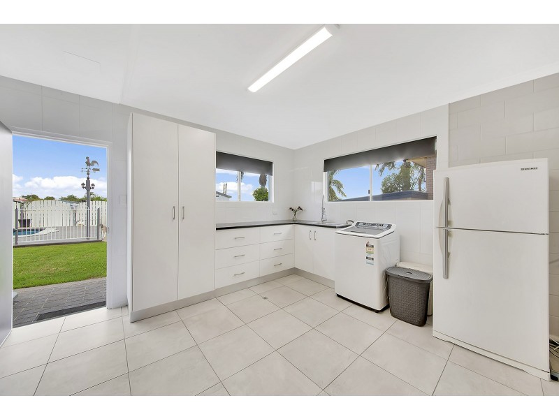 45 BOOTH AVENUE, Tannum Sands QLD 4680