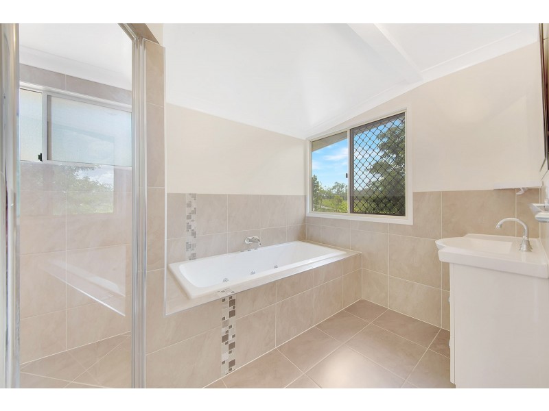 14 Dundee Road, Ambrose QLD 4695