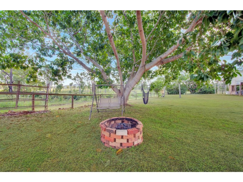14 Dundee Road, Ambrose QLD 4695