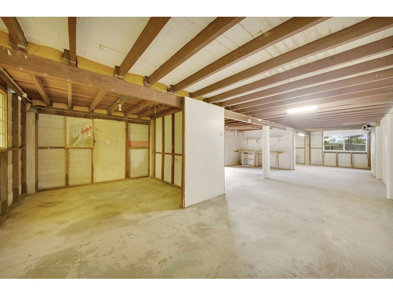 12 MCGINLAY STREET, Clinton QLD 4680