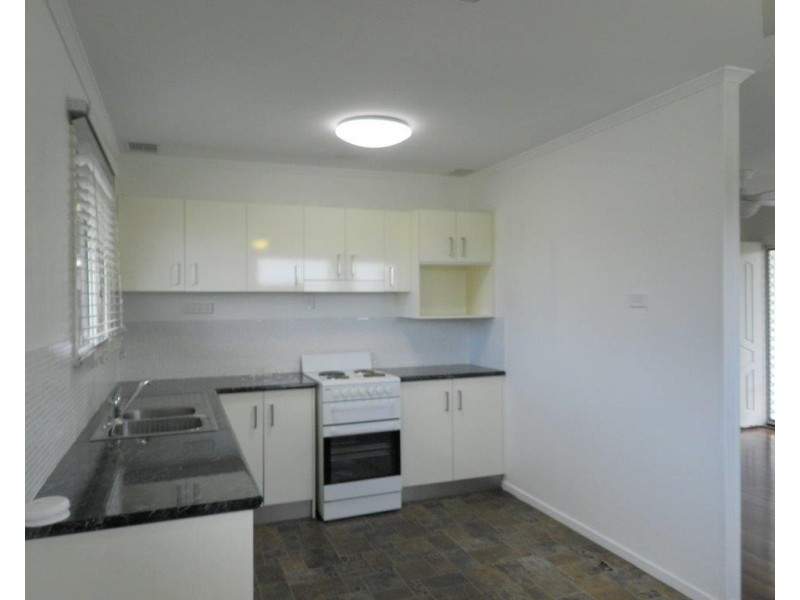 15 ERIN CLOSE, New Auckland QLD 4680